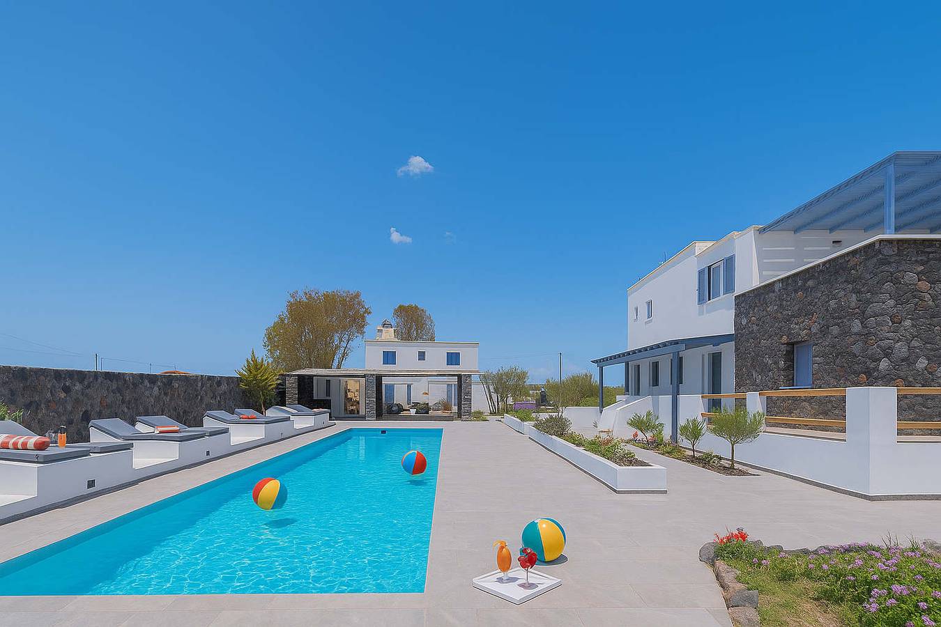 Hel studio-lejlighed, Studio for 3 personer med jacuzzi in Santorini