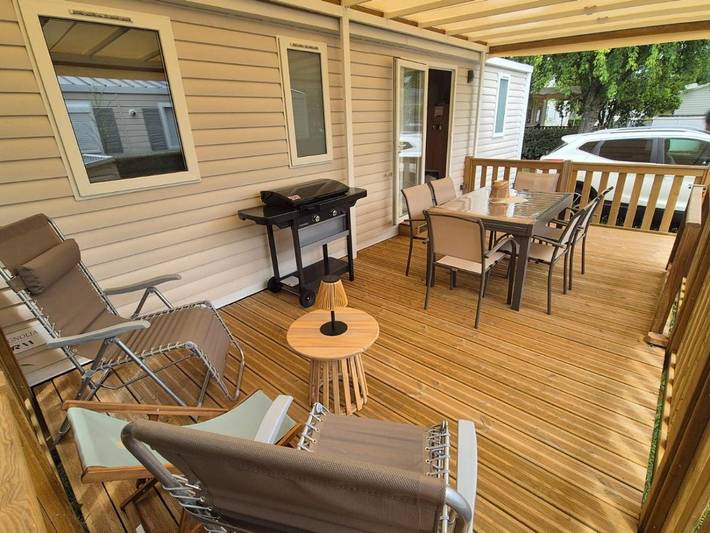 Camping voor 6 personen, with whirlpool and tuin as well as terras and zwembad in Biscarrosse