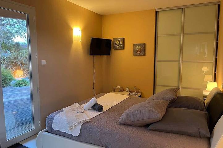 Location de vacances pour 9 personnes, avec Balcon à Barbezieux-Saint-Hilaire - 2