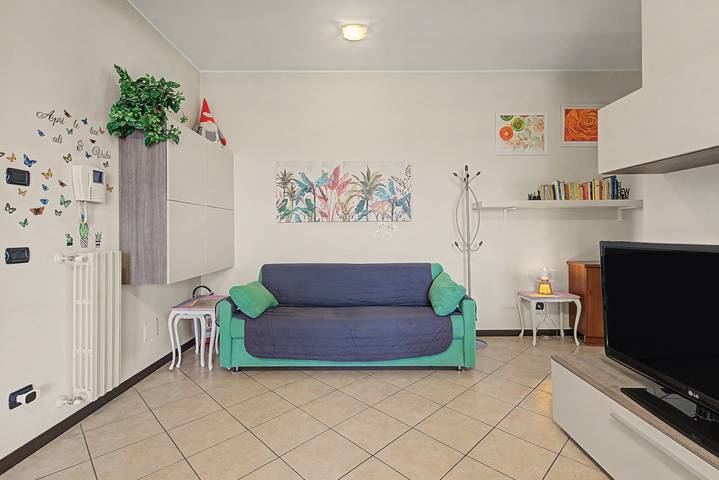 Apartamento entero, Apartamento 'Casalba Crossroads Milan Como Monza' con terraza, Wi-Fi y aire acondicionado in Bovisio Masciago, Brianza