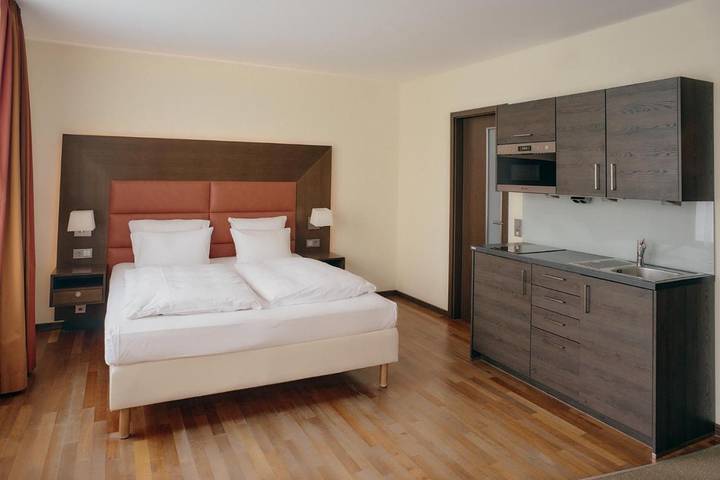 Apartmenthotel für 2 Personen, mit Garten und Pool in Hamburg