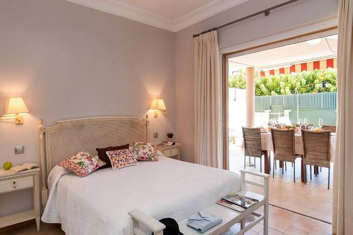 Villa Meloneras | Luxury Retreat in Gran Canaria | Private Heated Pool | Beautiful Terrace & BBQ | Short Distance From Meloneras and Mapalomas Beach | Privacy & Luxury | Meloneras in Playa de las Meloneras, San Bartolomé de Tirajana