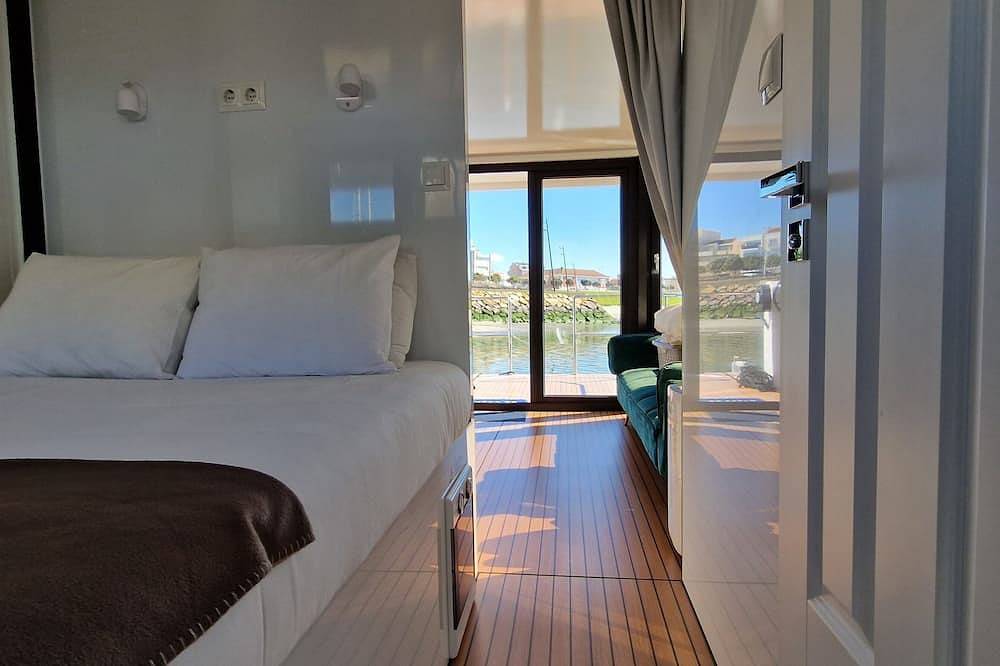 Floating House in a private marina 25 min from Porto in Povoa de Varzim, District de Porto
