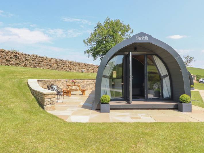 Hut for 4 people, with Garden in Lancashire