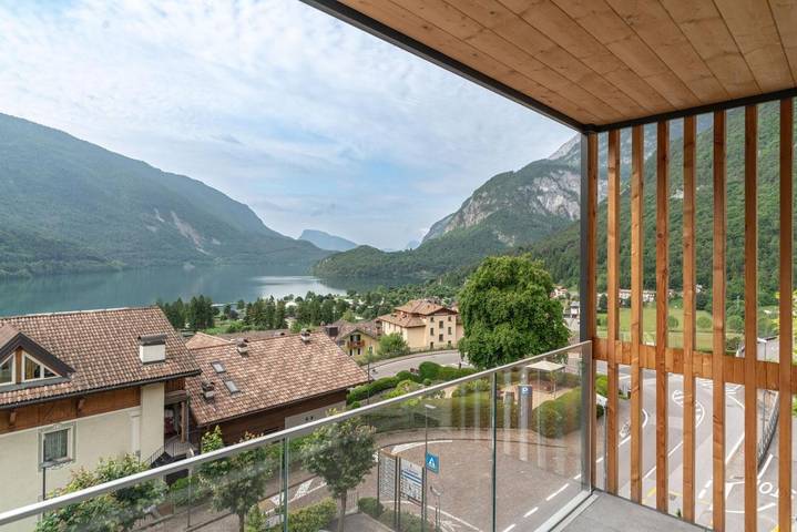 Ferienwohnung für 5 Personen, mit Balkon und Seeblick sowie Ausblick - 1