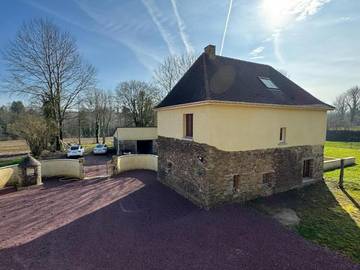 Location de vacances pour 30 personnes, avec terrasse ainsi que jardin et jacuzzi à Quibou