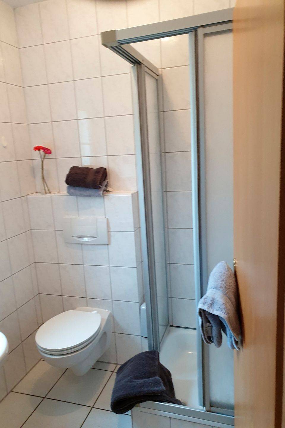 Komfortable Ferienhaushälfte mit Terrasse und Gartenmöbeln am Plauer See in Fünfseen, Plauer See