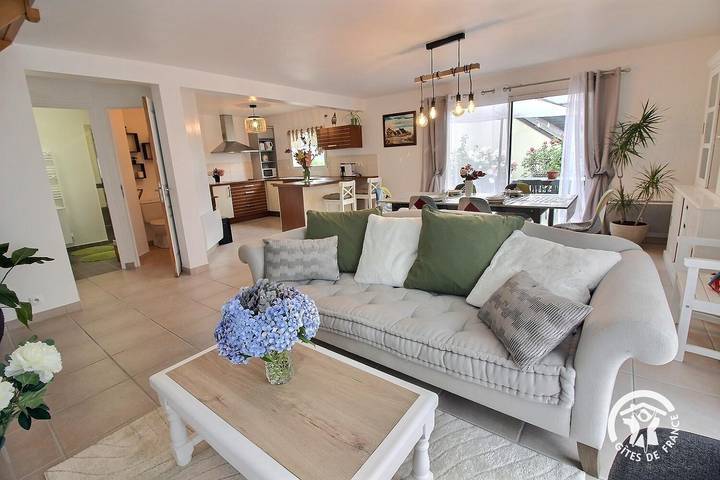 Gîte pour 4 personnes, avec Terrasse ainsi que Jardin et Vue à Lannion