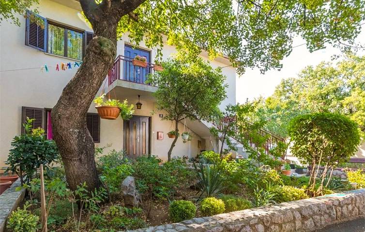 Ganze Ferienwohnung, Gemütliche Ferienwohnung mit Meerblick, Terrasse und Parkplatz in Klenovica in Klenovica, Primorje-Gorski Kotar