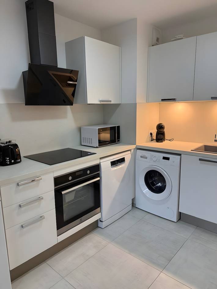 Apartamento entero, Apartamento cerca de la playa con vistas al mar, Wi-Fi y aire acondicionado in San-Nicolao, Región de Corte
