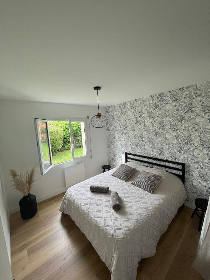 Location de vacances pour 5 personnes, avec jardin ainsi que jacuzzi et terrasse à Néant-sur-Yvel