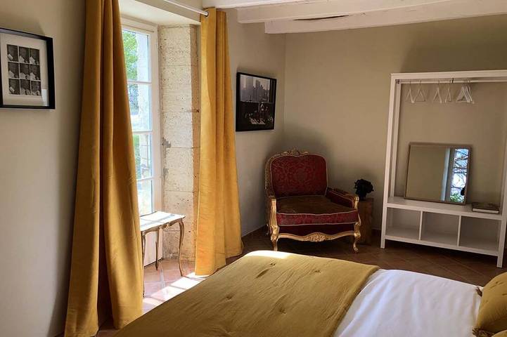 Location de vacances pour 5 personnes, avec piscine à Saint-Félix-de-Bourdeilles - 2