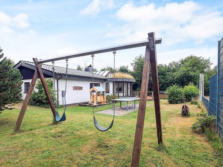 Ferienhaus für 16 Personen, mit Sauna und Terrasse auf Seeland