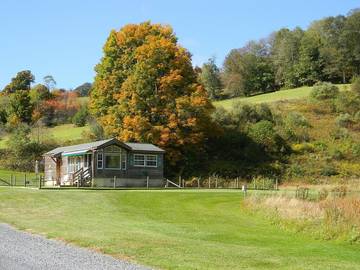 Log Cabin for 3 Guests in Seneca Rocks, Preston County, Picture 4