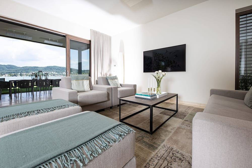 Villa am Wörthersee mit privatem Steg in Maria Wörth, Klagenfurt-Land