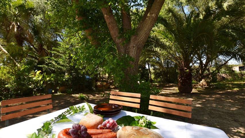 Casa de vacaciones para 11 personas, con terraza además de piscina y jardín en Sineu