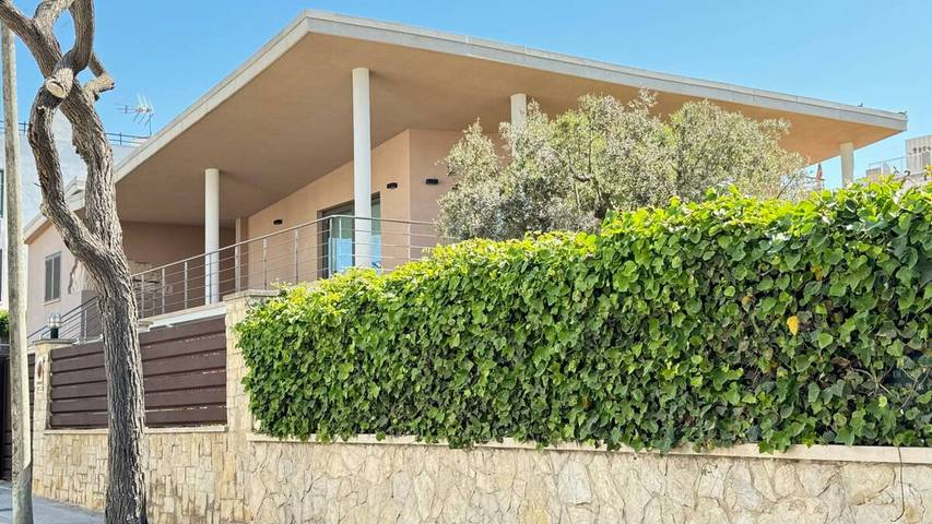 Ferienhaus für 8 Personen, mit Balkon und Garten in Can Pastilla