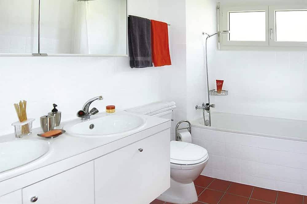 Ganze Wohnung, Apartment Piz Mundaun, 83qm, 2 Schlafzimmer, max. 4 Personen in Sagogn, Flims Laax Falera