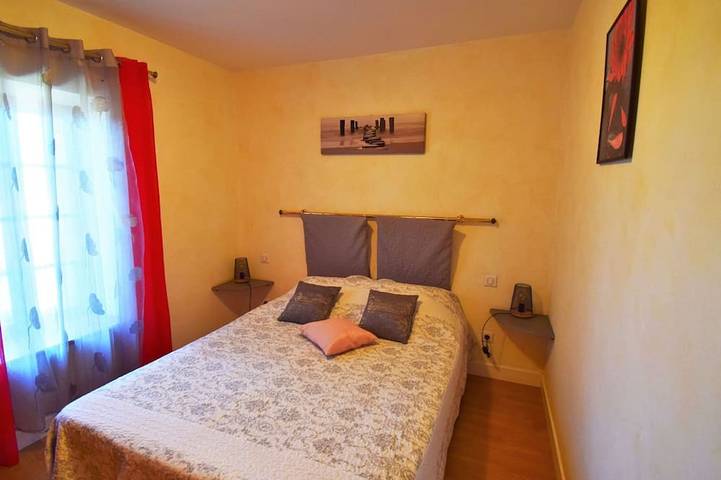 Location de vacances pour 6 personnes, avec piscine et balcon à Madaillan - 2