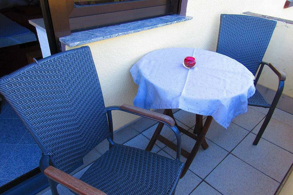 Ganze Wohnung, Schöne Ferienwohnung Balkon/Rheinblick: Rhein, Rheinsteig, Wandern Boxspringbett in Kamp-Bornhofen, Mittelrhein