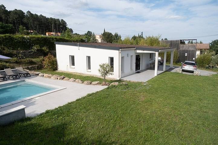 Villa pour 6 personnes, avec jardin ainsi que piscine et terrasse, animaux acceptés en Ardèche - 4