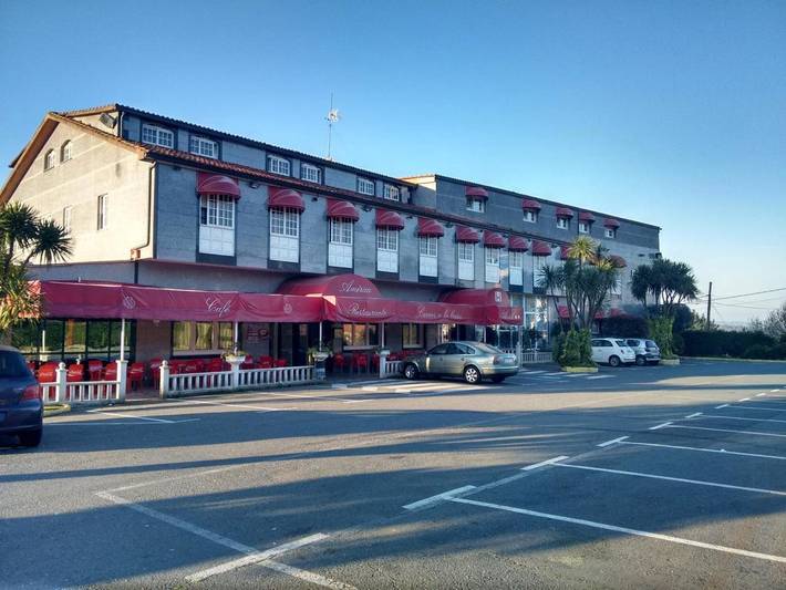 Hotel para 4 personas, con terraza además de vistas y jardín - 1