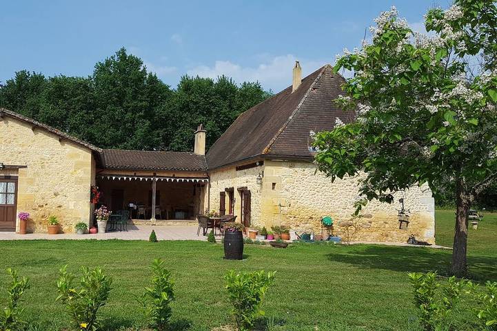 Gîte pour 4 personnes, avec terrasse et jardin, animaux acceptés