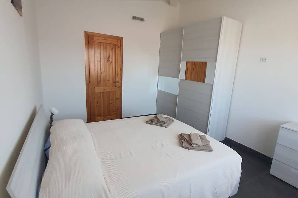 Entire apartment, Ana&julio holiday home in Valledoria, Sassari Province