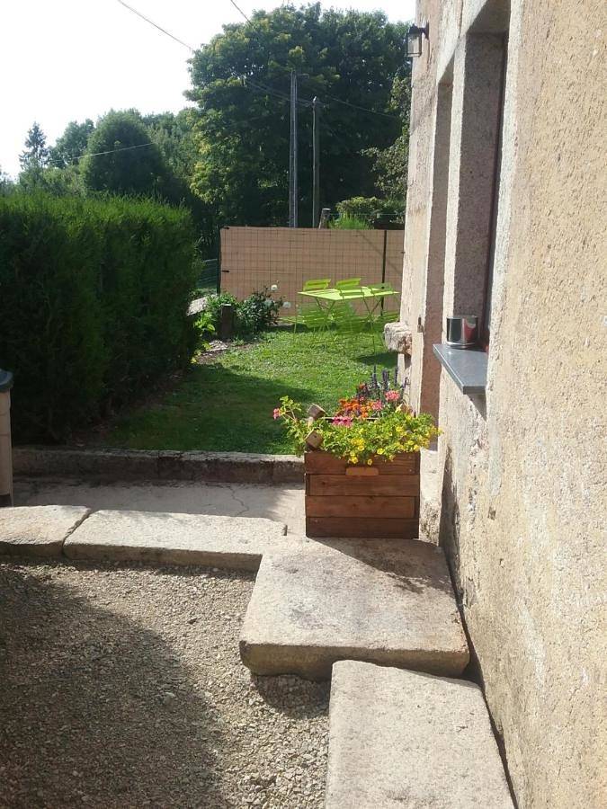 Location de vacances pour 3 personnes, avec jardin à Saint-Brisson - 4