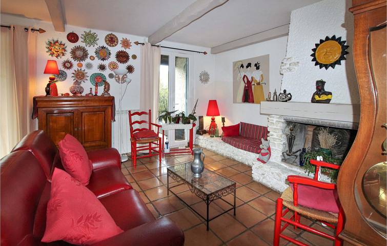 Location de vacances pour 6 personnes, avec jardin ainsi que terrasse et piscine, animaux acceptés à Cheval-Blanc - 3