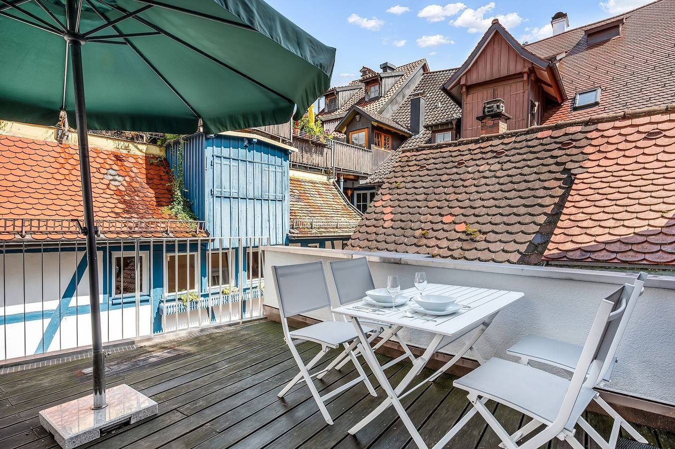 Ganze Wohnung, Ferienwohnung Metta - hochwertig sanierter Altbau mit Terrasse auf der Insel in Lindau, Bayerisch Schwaben