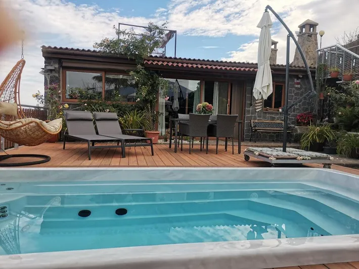 Ferienhaus für 4 Personen, mit Pool und Garten sowie Whirlpool - 1