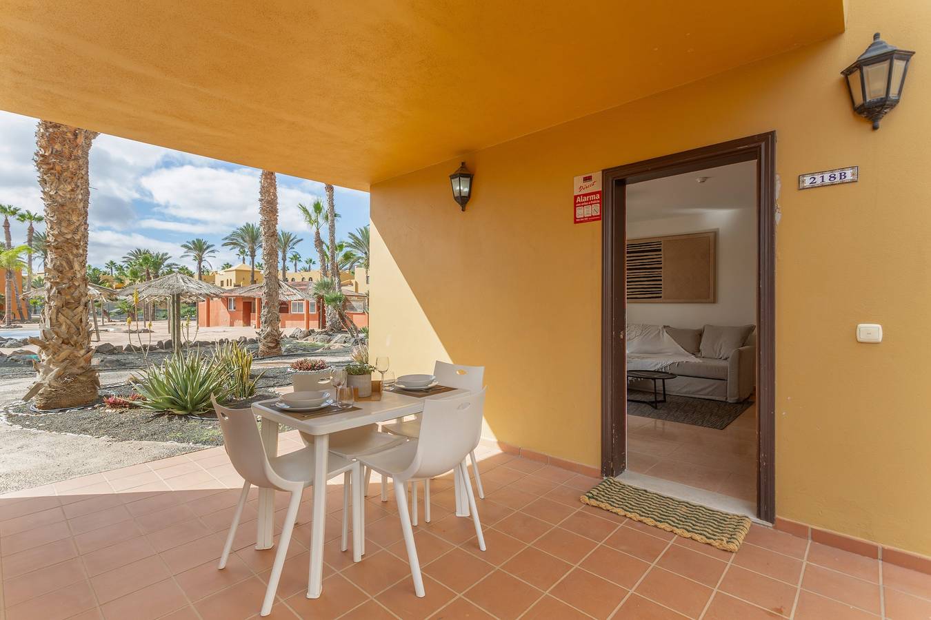 Apartamento inteiro, Apartamento de Férias 'Casa Piña Colada' com Varanda e Wi-Fi in Oasis Tamarindo, La Oliva