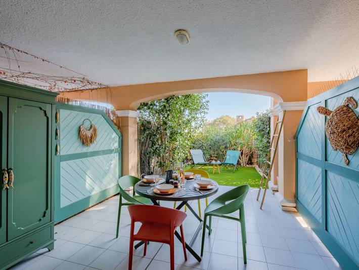 Gîte pour 4 personnes, avec terrasse dans Plage de la Peguiere - 2