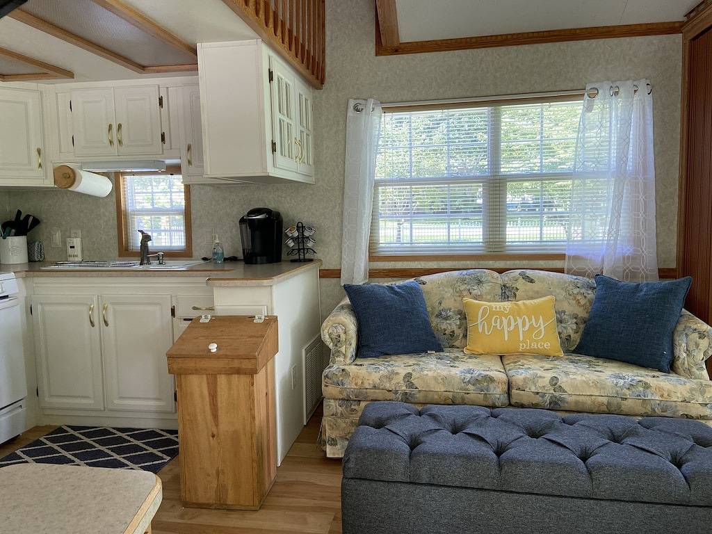 Tiny Toot - “On Deep Creek” Bryson City, Nc in Fontana Lake