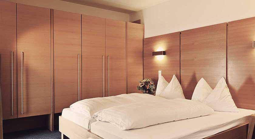 Entire holiday apartment, App. 002(2 Pers.)/Wohn-Schlafz./Du, Wc in Ischgl, Verwall mountains