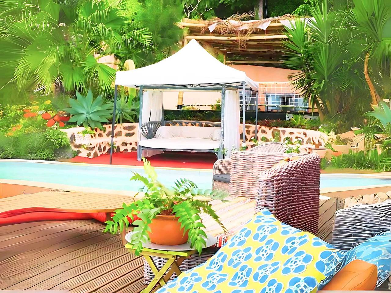 Helles Bungalow in Saint Leu nahe dem Meer mit Gemeinschaftspool in Saint-Leu, La Réunion