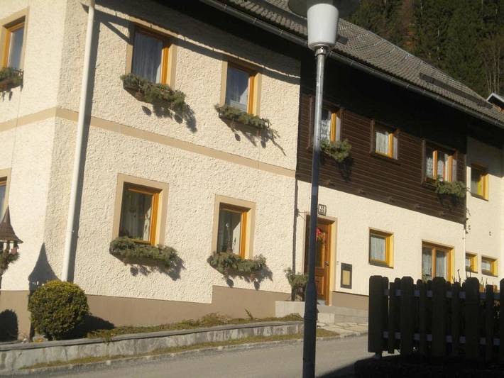 Ferienwohnung für 9 Personen, mit Garten und Ausblick