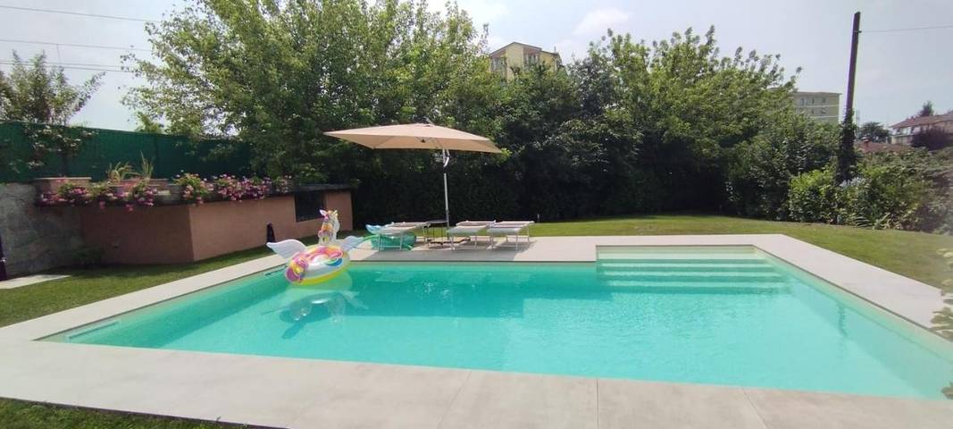 Appartamento per 4 persone, con piscina e giardino nonché panorama in Acqui Terme
