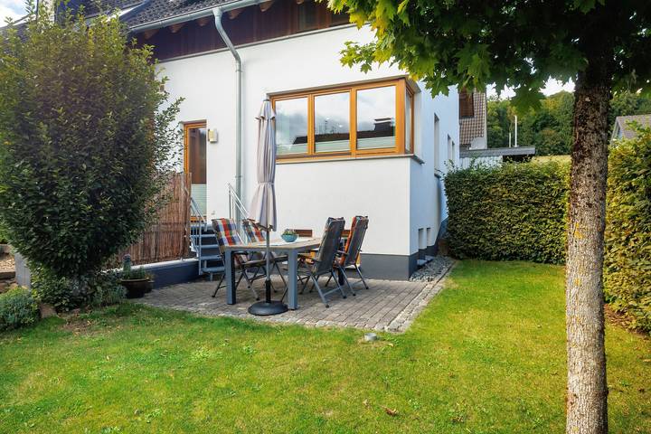 Appartement entier, Appartement Quinkert 90 m² avec terrasse privée et Wi-Fi in Eslohe, Arrondissement du Haut-Sauerland