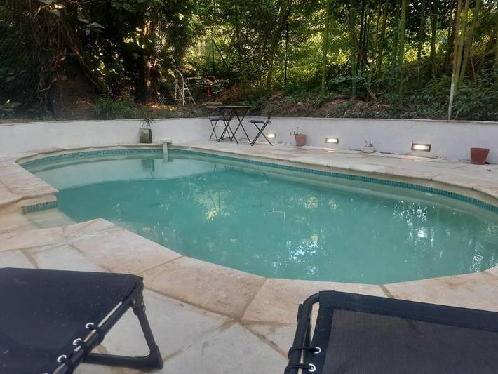 Location de vacances pour 6 personnes, avec vue sur le lac et vue ainsi que piscine et jardin à Le Cannet-des-Maures - 3