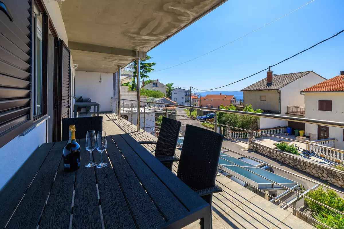 Ganze Ferienwohnung, Ferienwohnung mit Klimaanlage und Balkon in Crikvenica, Primorje-Gorski Kotar