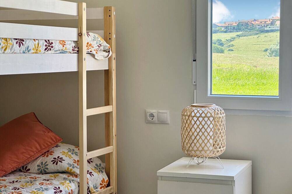 Entire apartment, Detached house with garden Ajo Beach in Bareyo, Cantabrian Coast