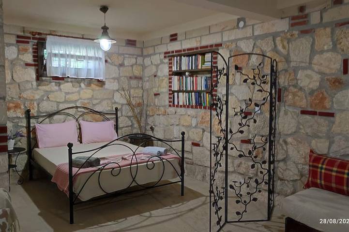 Artemis Stone House in Halkidiki
