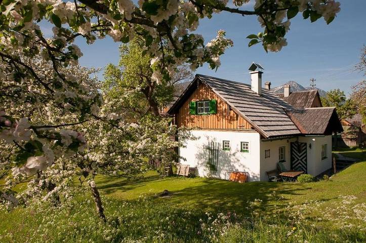 Chalet für 5 Personen, mit Seeblick und Garten sowie Ausblick in Grundlsee