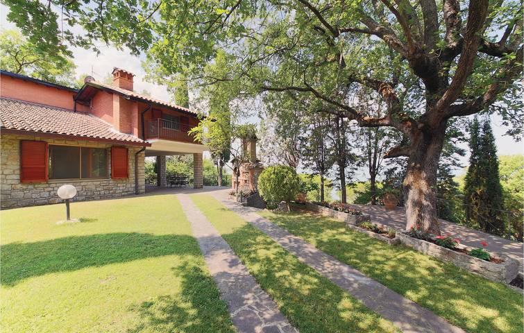 Ferienhaus für 6 Personen, mit Terrasse und Pool - 1