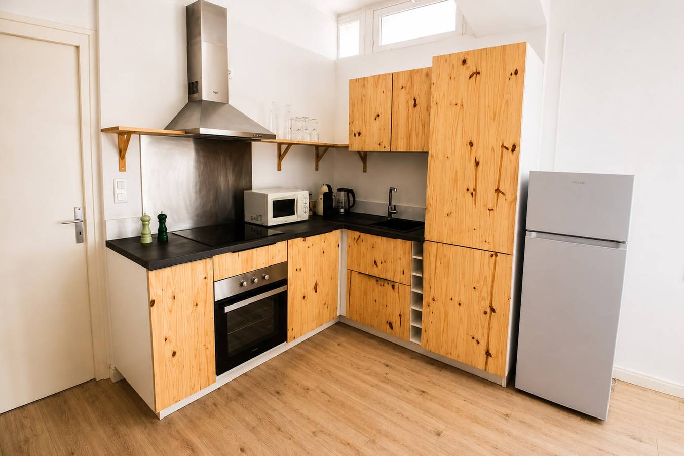 Appartement entier, Appartement refait à neuf proche commerces in Saint-Nazaire, Côte d'Amour