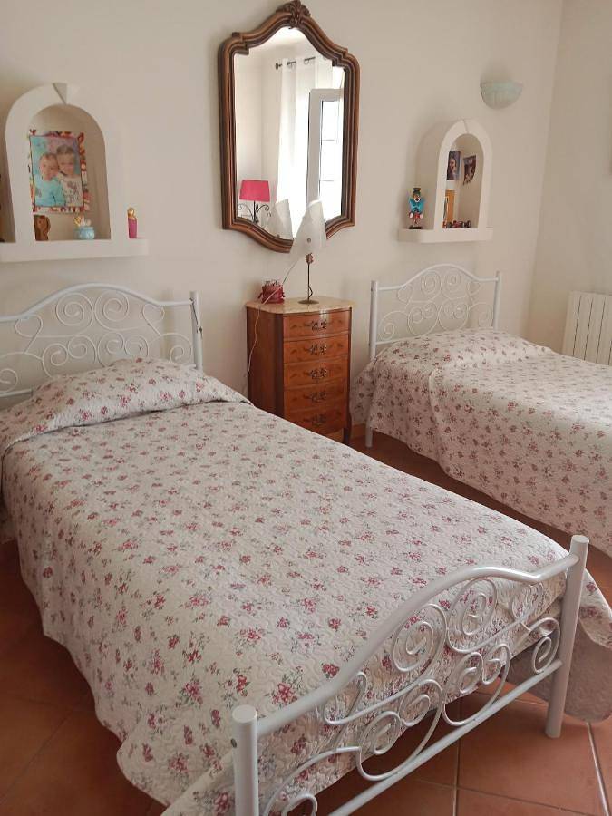 Gîte pour 3 personnes, avec jardin à Furiani - 2