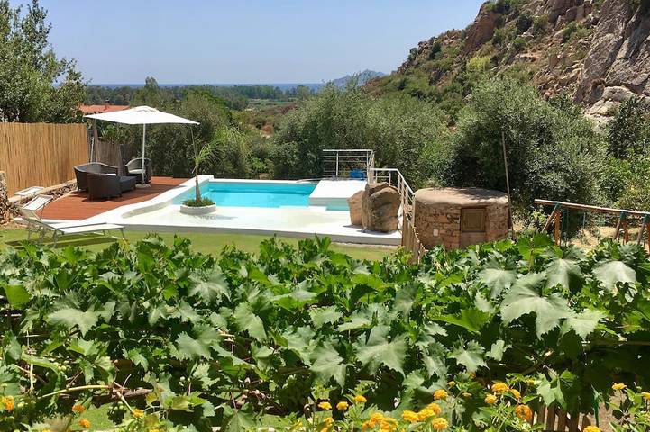 Casa vacanza per 5 persone, con giardino e idromassaggio nonché terrazza a Santa Maria Navarrese