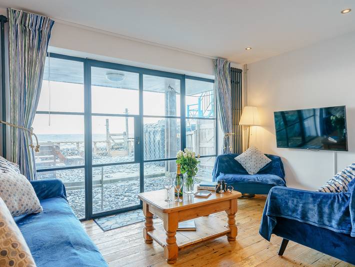 Ystwyth House in Borth, Cardigan Bay